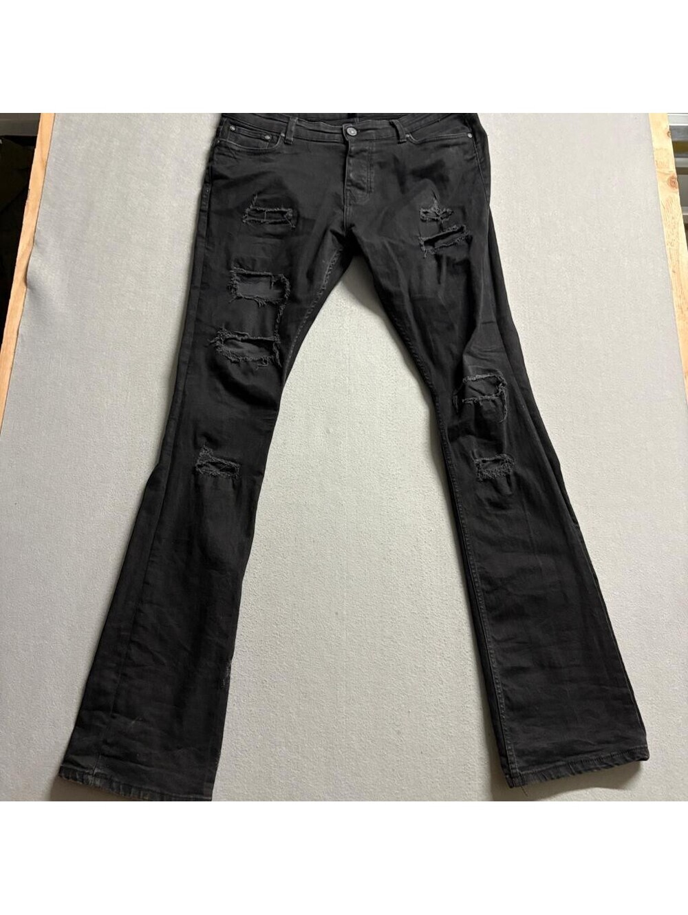 BoohooMAN Mens Distressed Flare Jeans Black Stretch Denim Size 36 x 36